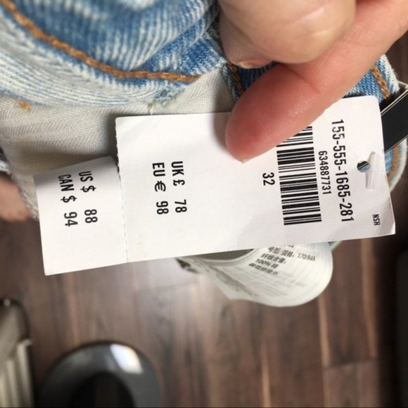 Abercrombie & Fitch Light Blue Distressed High Rise Mom Jeans - Picture 13 of 13